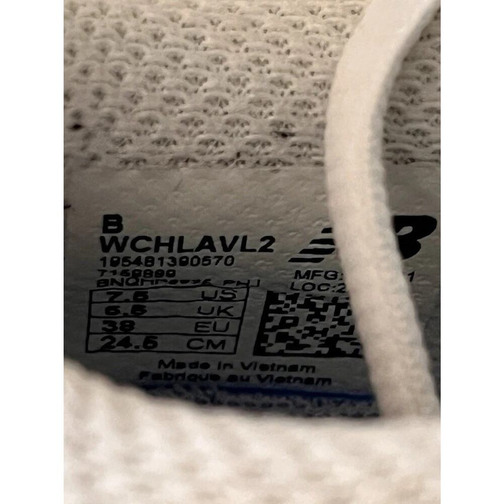 New Balance Fresh Foam Lav V2 Tennis Shoes White Blue Women's Size 7.5 B Medium - Picture 3 of 7